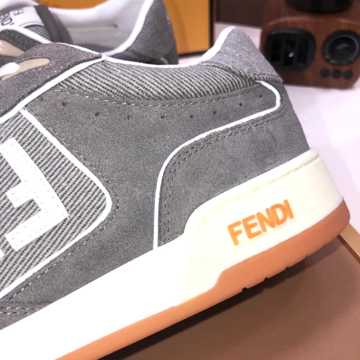Men's men's shoes 💰600💰 Fendi 2023 latest couple model 🔥 Many 💑 stars have the same style FD match Original one-to-one replica Designer Kim Jones's first sneaker fendi match and Donkey brand Trainer basketball sneakers Material: Original silk leather Lining: Breathable mesh Packaging: Original 1:1 matching high-end packaging Size: Female 35-40 Male 38-44 (45 46. Custom-made (no return or exchange)